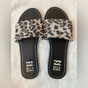 Billabong Cheetah Slide Sandals Size: 8